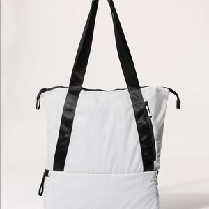 Lululemon Go Lightly Tote